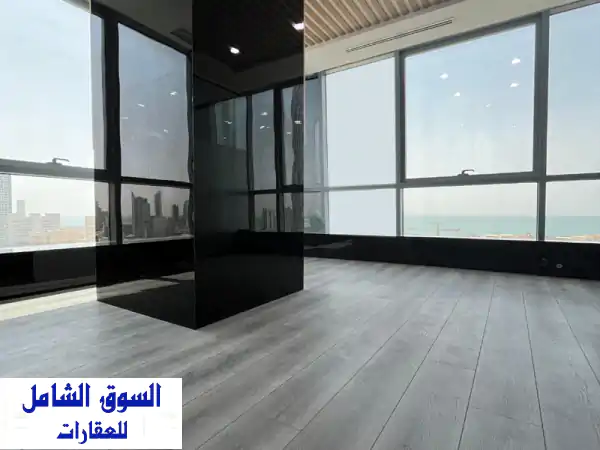 فرصة ذهبية! دور تجاري فاخر بإطلالة بحرية في شرق قطعة 5...