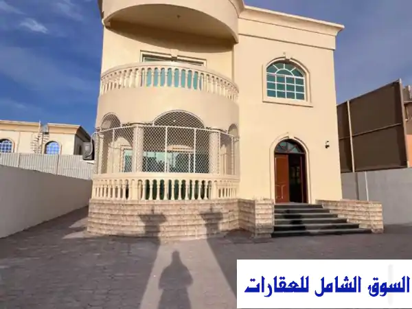 فيلا فاخرة للإيجار في الروضة 3، عجمان | حوش واسع و...