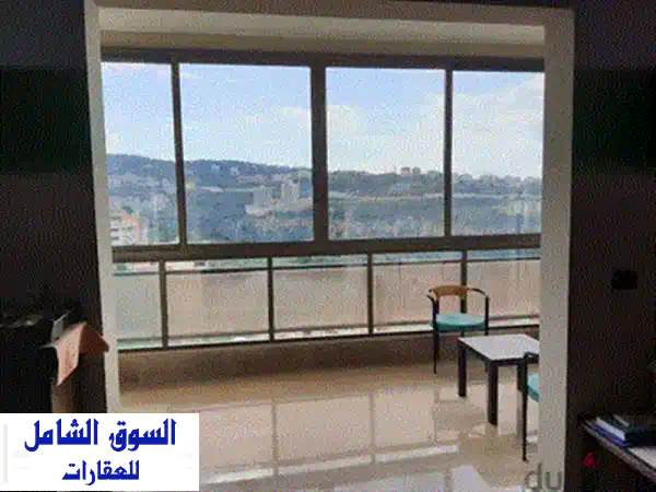 شقة فاخرة للبيع في حرش تابت - إطلالة خلابة ومساحة واسعة!