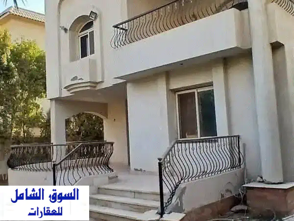 فيلا فاخرة للبيع في الصفوة سيتي 6 أكتوبر - أمام...