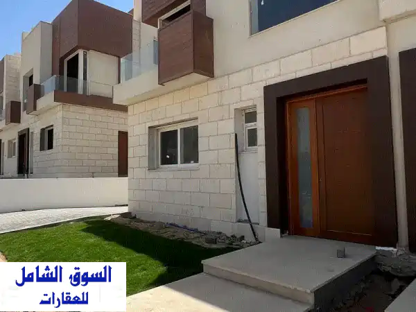 فرصة ذهبية! تاون هاوس فيلا للبيع بأزار 2 -...
