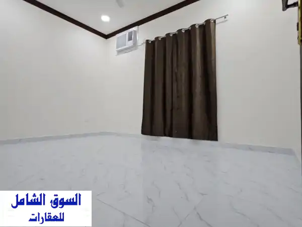 فرصة استثمارية رائعة! مبنى فاخر للبيع في أم الحصم - 4 شقق واسعة!