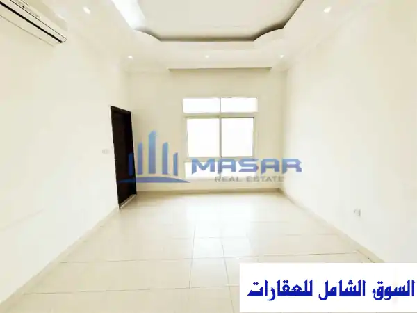 فيلا أرضية فاخرة للإيجار في مدينة خليفة بأبوظبي - سعر مميز 150,000 درهم!