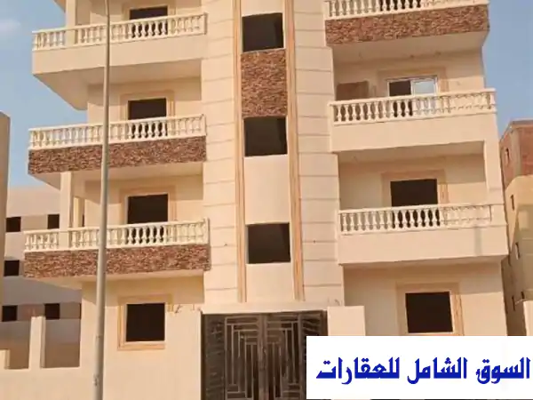 دوبلكس فاخر 270 متر، استلام فوري في حدائق أكتوبر - السياحية ب! على الشارع الرئيسي!