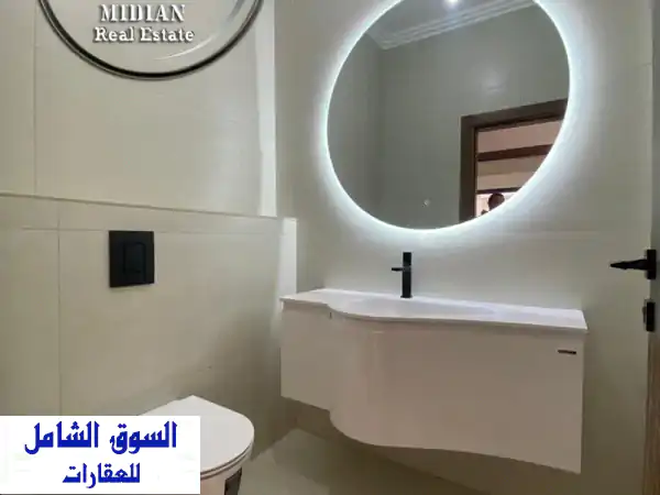 روف دوبلكس فاخر 225م² + تراس 100م² للبيع - إطلالة...