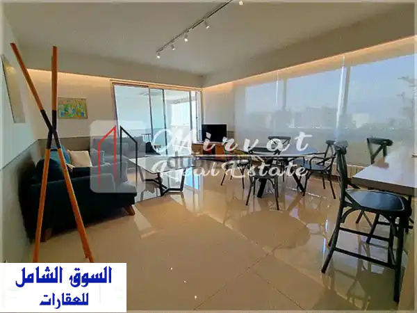 شقة فسيحة وعصرية للإيجار في الأشرفية - إطلالة...