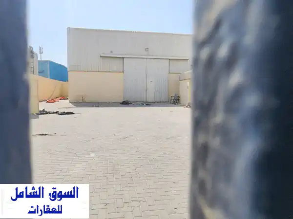أرض صناعية مسورة للإيجار في الشارقة - موقع استراتيجي بجوار دبي!