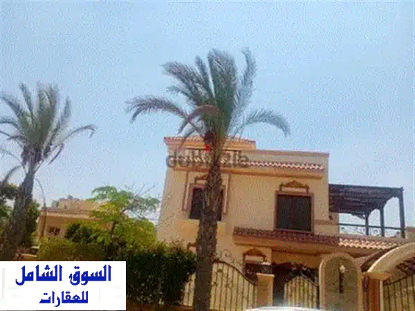 فيلا تاون هاوس كلاسيك للبيع في مدينتي - نموذج II (تشطيب فاخر، موقع استثنائي)