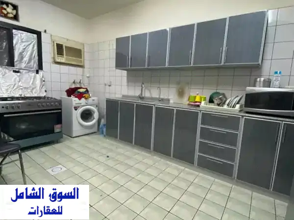 بيت اسكان فاخر للبيع في الرفاع الشرقي - 4 غرف، 3...