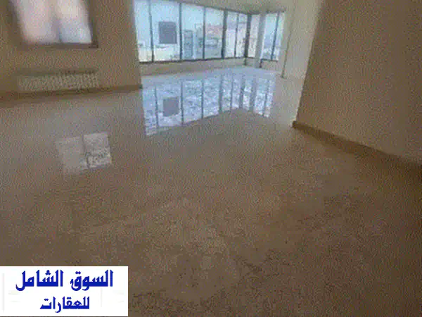فيلا فاخرة للبيع في منطقة المطلة: إطلالة بحرية وجبلية خلابة!