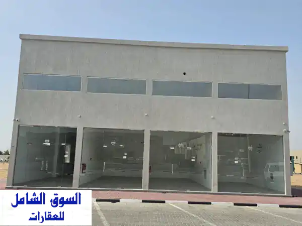 للبيع  معرض ميزانين + 3 محلات على الشارع الرئيسي...