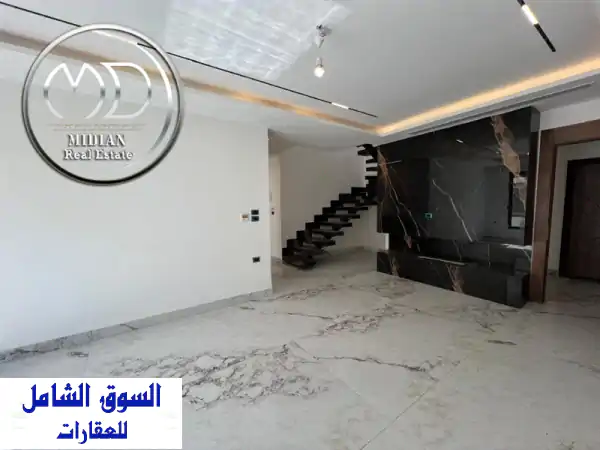 شقة دوبلكس فاخرة للبيع في دير غبار - مساحة 260م² +...