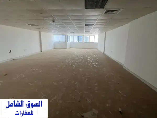 مكتب للبيع في أبراج الفالكون المساحة 1580 قدم تقريبا مطلوب 450 ألف للتواصل