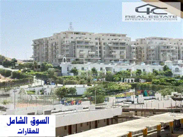 فيلا فاخرة للبيع بالتجمع الخامس | جوار ميفيدا وقريبة من مطار القاهرة