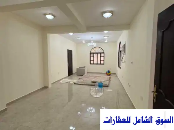 فيلا فاخرة للبيع في أم قرن - مساحة 368م² - شارعين - فرصة استثمارية مميزة!