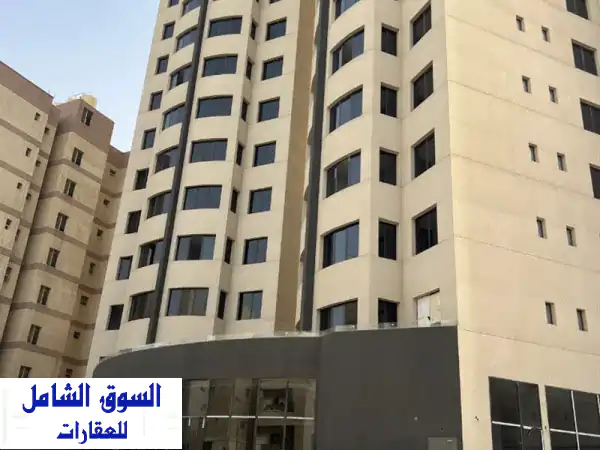 فرصة استثمارية ذهبية! مجمع تجاري راقي في قلب السالمية...