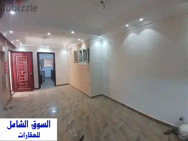 شقة أرضي مميزة في شبرا الخيمة - مثالية لسكن، ورشة، أو مخزن! قرب مترو الزراعة