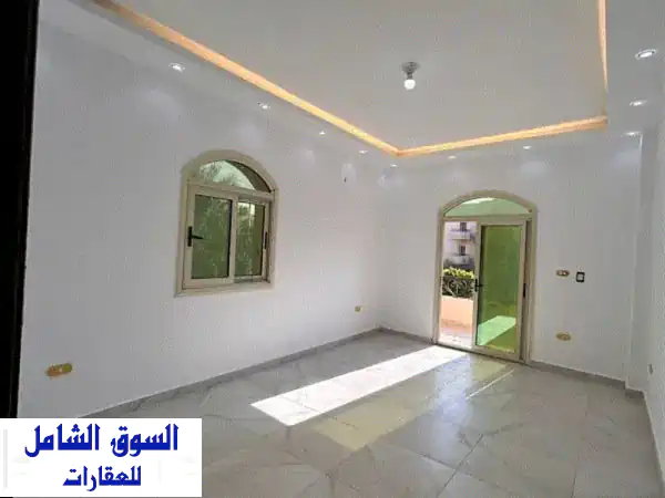 شقة فاخرة للإيجار بجنوب الأكاديمية - تشطيب سوبر...
