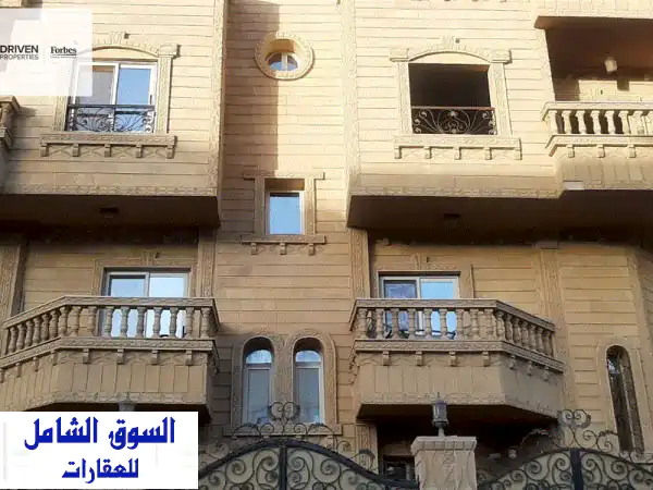 فيلا فاخرة للبيع في الشيخ زايد - مساحة 1100م²، 12...