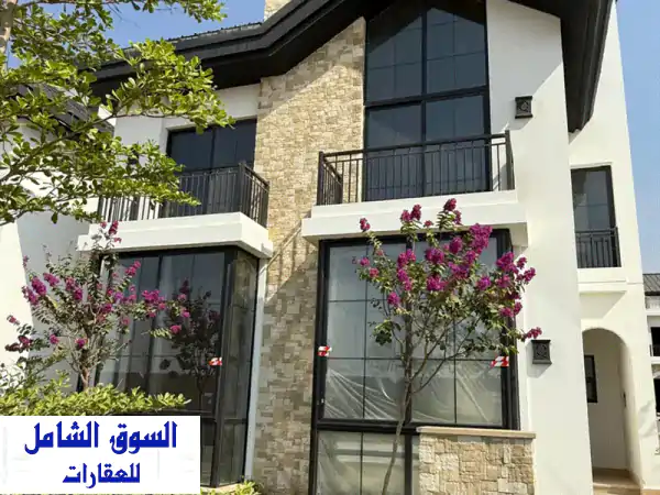 فيلا فاخرة للبيع - 240م² - موقع متميز بجوار حسن...