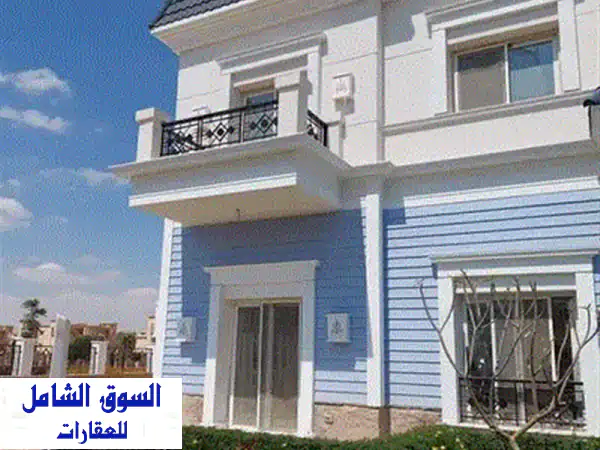 فيلا فاخرة للبيع في مدينتي - موقع استثنائي بمرتفاعات الجولف!