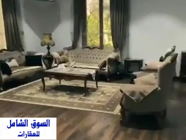 فيلا فاخرة للبيع في العبور - خط 10 | مساحة أرض...