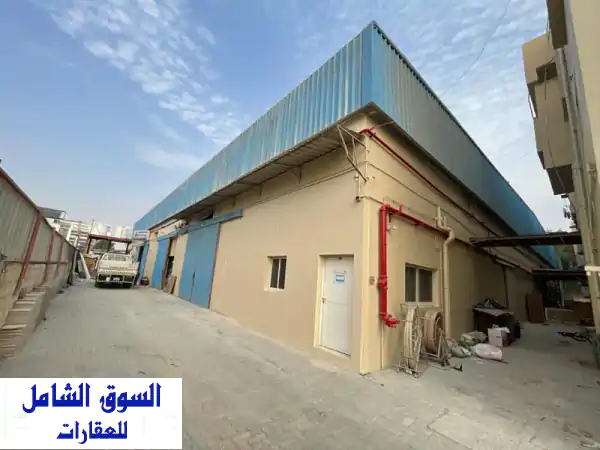 فرصة استثمارية ذهبية! بناية ومستودعات للبيع في عجمان الصناعية 1 - عائد استثماري مرتفع
