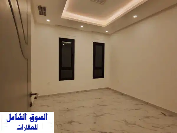شقة فسيحة للإيجار في الصديق - قطعة 6 - 3 غرف نوم + غرفة عاملة - 550 د.ك