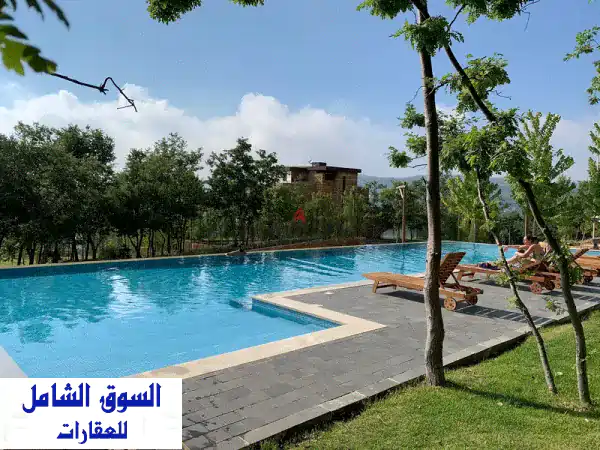 شاليه فاخر للإيجار في فقرا - إطلالة خلابة على الطبيعة!