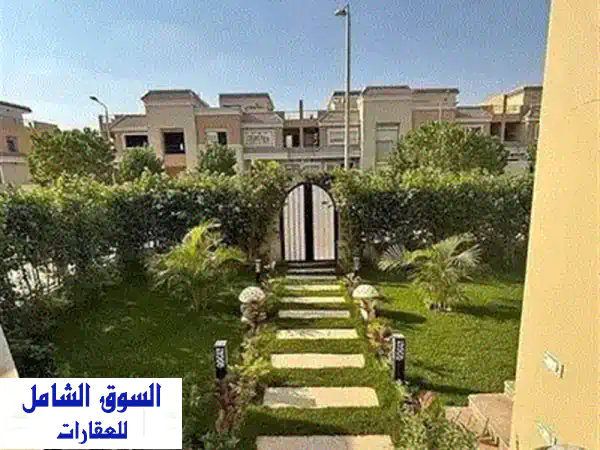 فيلا فاخرة متشطبة بالكامل في كمبوند كليوباترا بالاس الشروق - أمام مدينتي مباشرة!