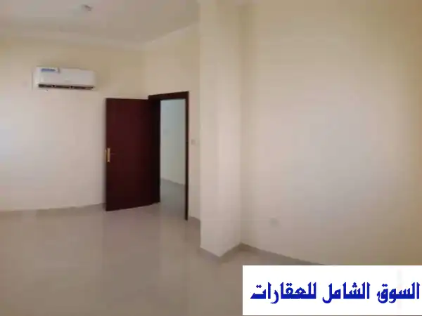 شقة عائلية للإيجار في الوكرة - خلف أوريدو مباشرة! 2 غرفة + صالة - 3300 ريال