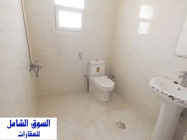 استوديوهات فاخرة للإيجار في بني ياس | كن أول ساكن! (2600 درهم)