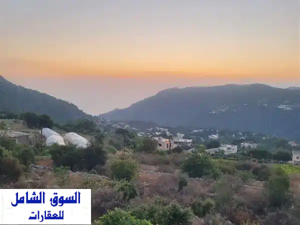 فرصة استثمارية مميزة: منزل + أرض للبيع في منطقة...
