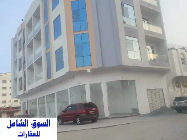 بناية تجارية وسكنية فاخرة للبيع أو الإيجار في عجمان...