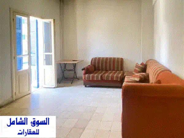 شقة فاخرة للإيجار في الأشرفية - مُجددة بالكامل! 100 متر + تراس