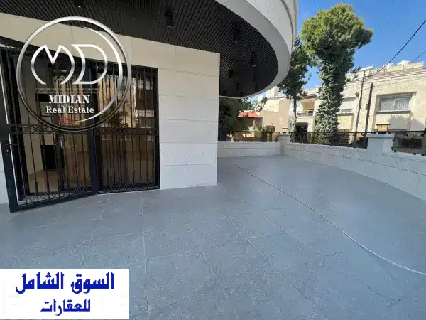 شقة أرضية فاخرة للبيع في الكرسي - مساحة 210م + حديقة 150م! ✨
