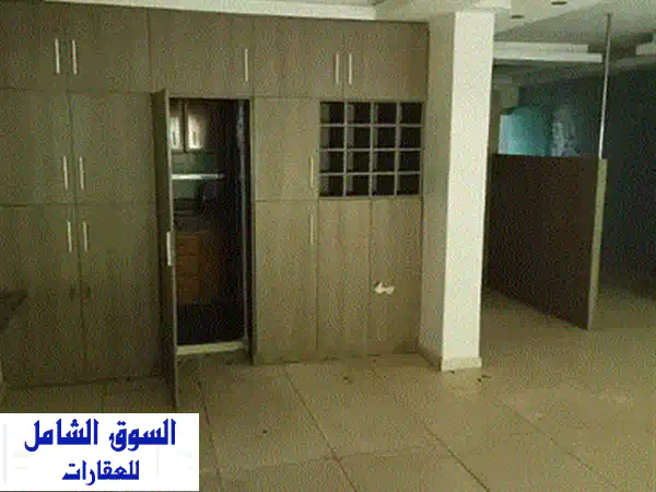 فرصة ذهبية! محل تجاري 80 متر مربع في المنصورية - موقع مميز جداً!