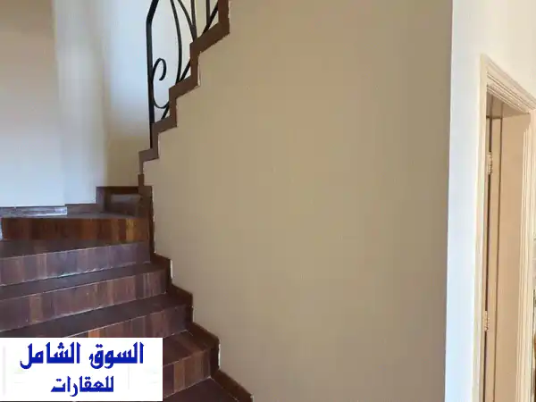 شقة دوبلكس فاخرة في الحمرا مع إطلالة خلابة - 150 متر مربع