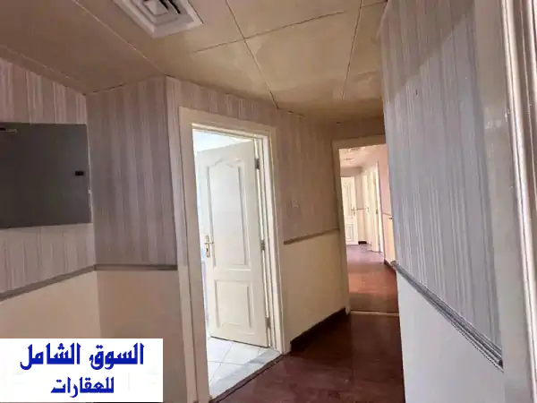 شقة رائعة للإيجار في الخالدية بأبوظبي - غرفتين وصالة ومطبخ مجهز!