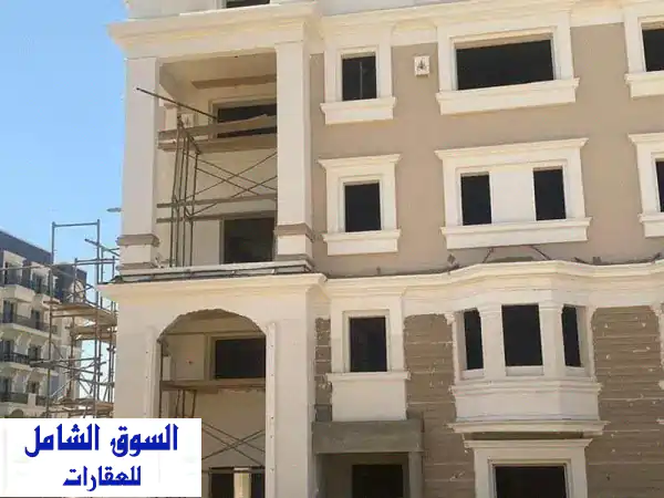 فيلا فاخرة للبيع في ماونتن فيو آي سيتي - مساحة 235م...