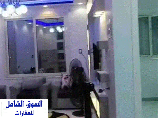 شقة مفروشة للإيجار بالمعادي - قريبة جداً من المترو وشارع 9!  (غرفتين، ريسبشن مكيف)