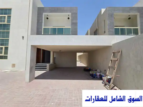فيلا فاخرة للإيجار في الروضة 2، عجمان | مساحة واسعة و تصميم فاخر