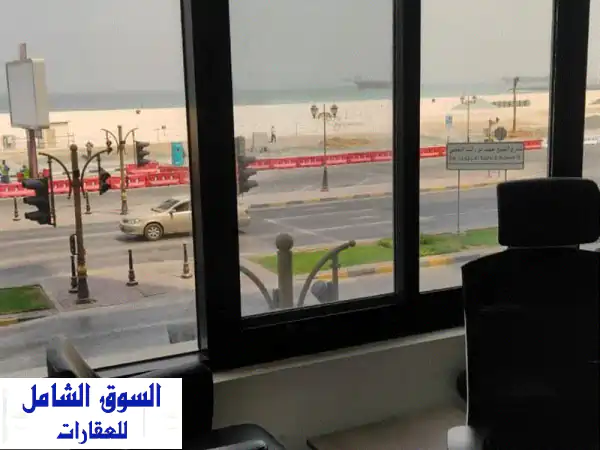 شقة فاخرة على كورنيش عجمان - 3000 قدم - إيجار سنوي