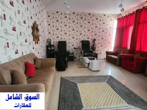 فرصة استثمارية ذهبية: فيلا فاخرة مع مركز تجميل...
