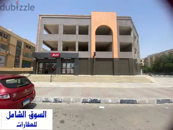 فرصة ذهبية! محل تجاري 230م² للإيجار في كمبوند...