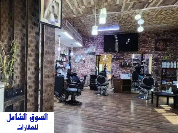 فرصة استثمارية ذهبية: فيلا فاخرة مع مركز تجميل رجالي في عجمان (الجرف)
