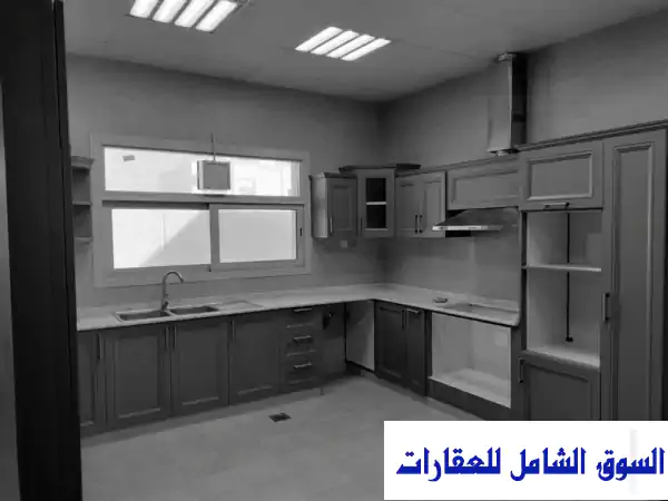 فيلا فاخرة للإيجار في الحوشي، الشارقة | مساحة 5000...