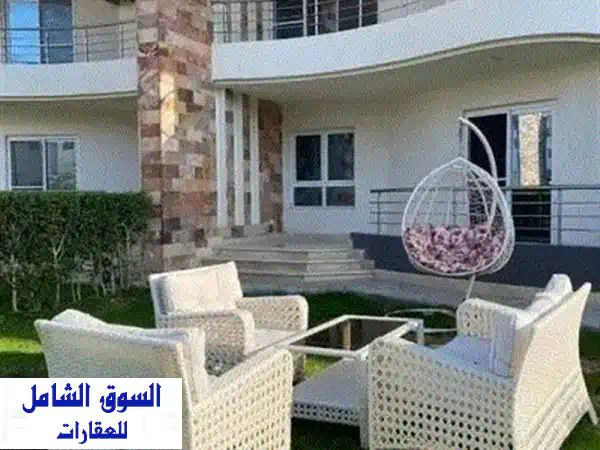 شاليه مفروش بالكامل 4 غرف نوم للبيع في هاسيندا باي – الساحل الشمالي.