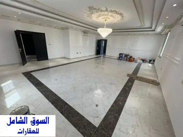 فيلا فاخرة للإيجار في شخبوط - مساحة واسعة وحوش رحب!