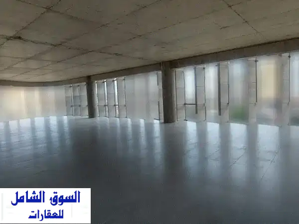 مكتب فاخر للإيجار في وسط بيروت - إطلالة خلابة...